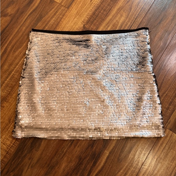 Zara Silver Sequin Mini Skirt - Picture 1 of 4